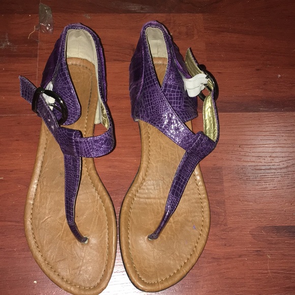 Purple thing sandals . - Picture 1 of 4